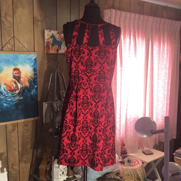 Pretty Red & Black Dress by En Focus Studio Plus Size 14 - Picture 8 of 13